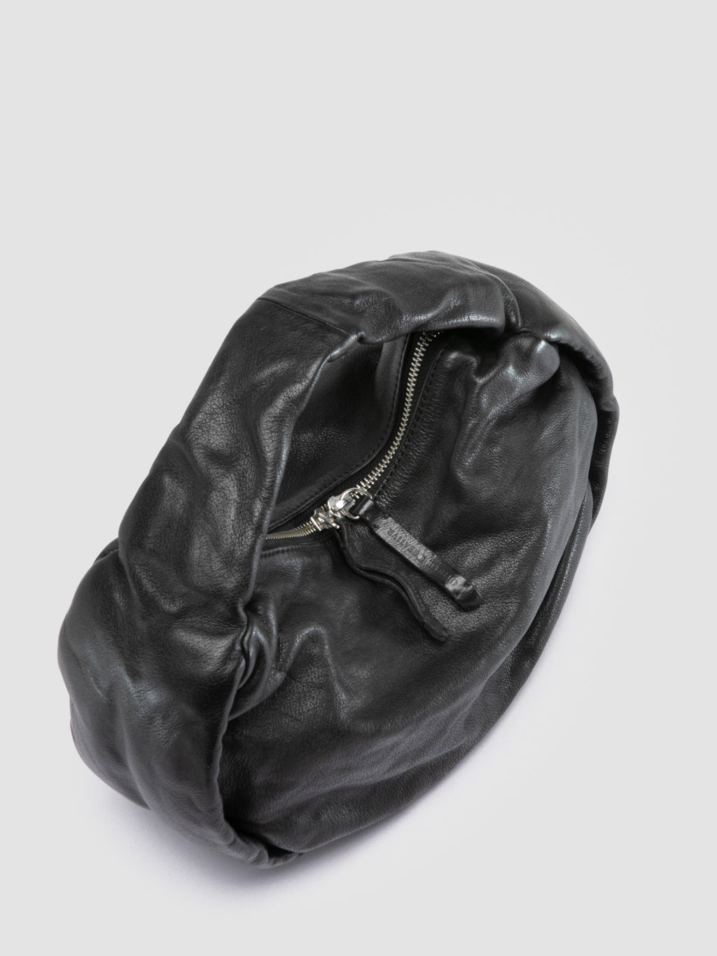 BOLINA 044 - Schwarze Umhängetasche aus Leder - image 2,side view