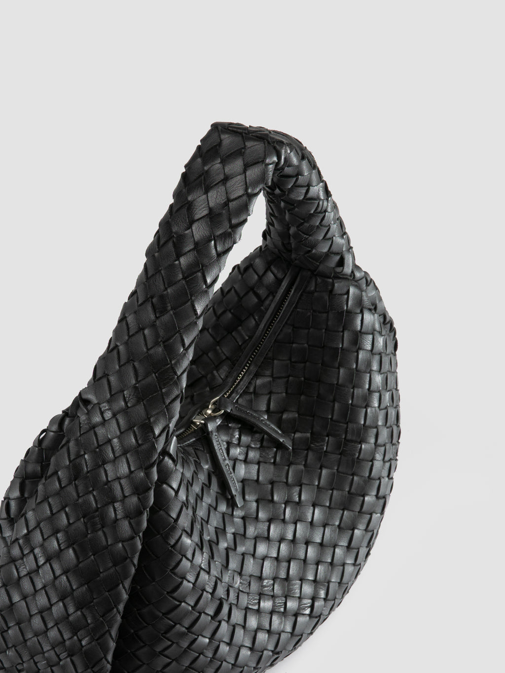 BOLINA 148 - schwarze Umhängetasche aus Leder - image 2,side view