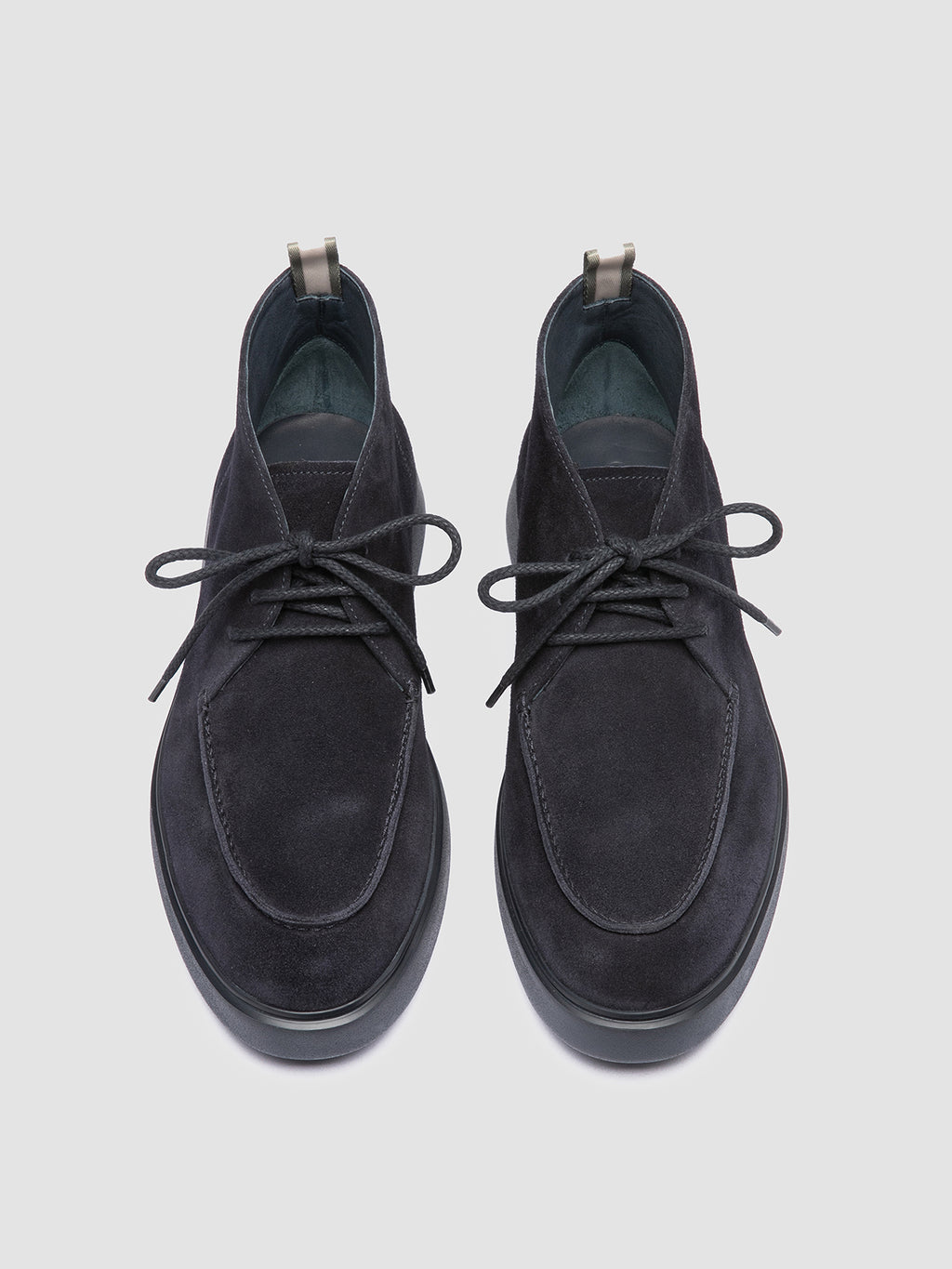 FRAME 002 - Blaue Chukka-Stiefel aus Wildleder - image 2,side view