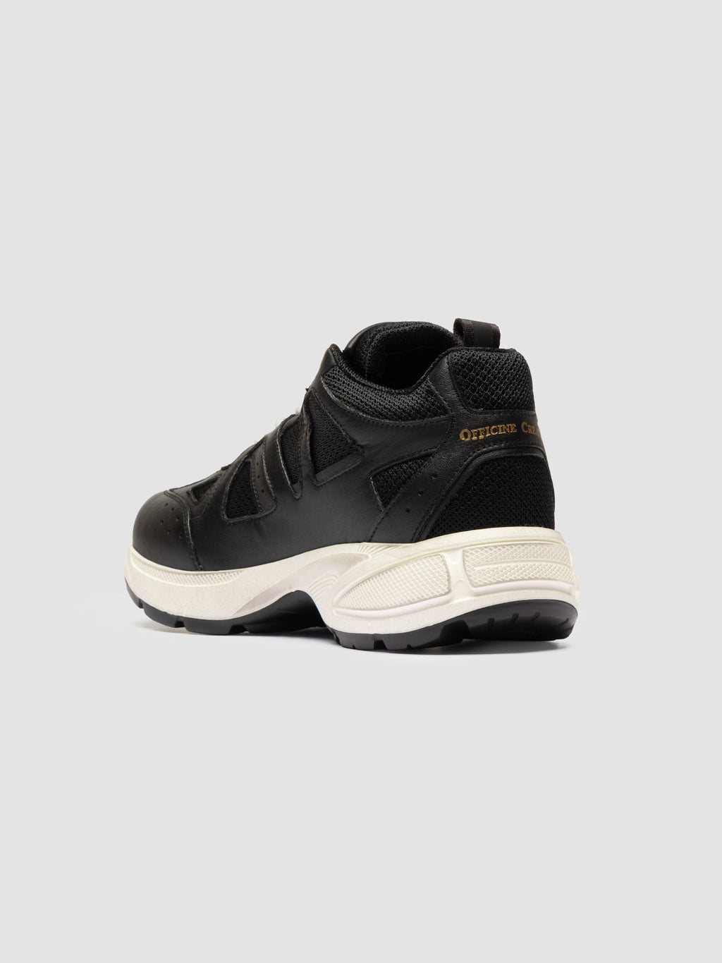 SUPURBIA 101 - Schwarze Low-Top-Sneaker aus Leder - image 4,side view