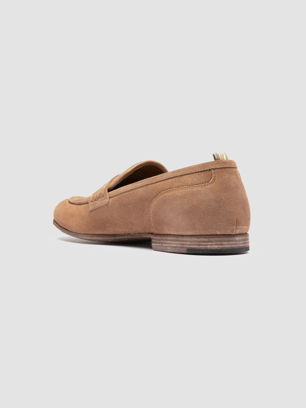 BILT 001 - Beigefarbene Penny-Loafer aus Wildleder - image 4,side view