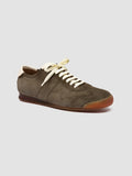 HAZEL 001 - Low-Top-Sneaker aus grünem Wildleder - thumb image 3,side view