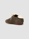 HAZEL 001 - Low-Top-Sneaker aus grünem Wildleder - thumb image 4,side view