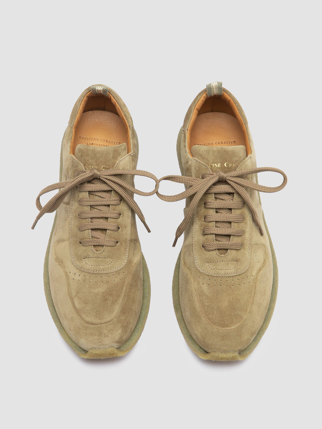 LEGEND 001 - braune Low Top Sneaker aus Wildleder - image 2,side view