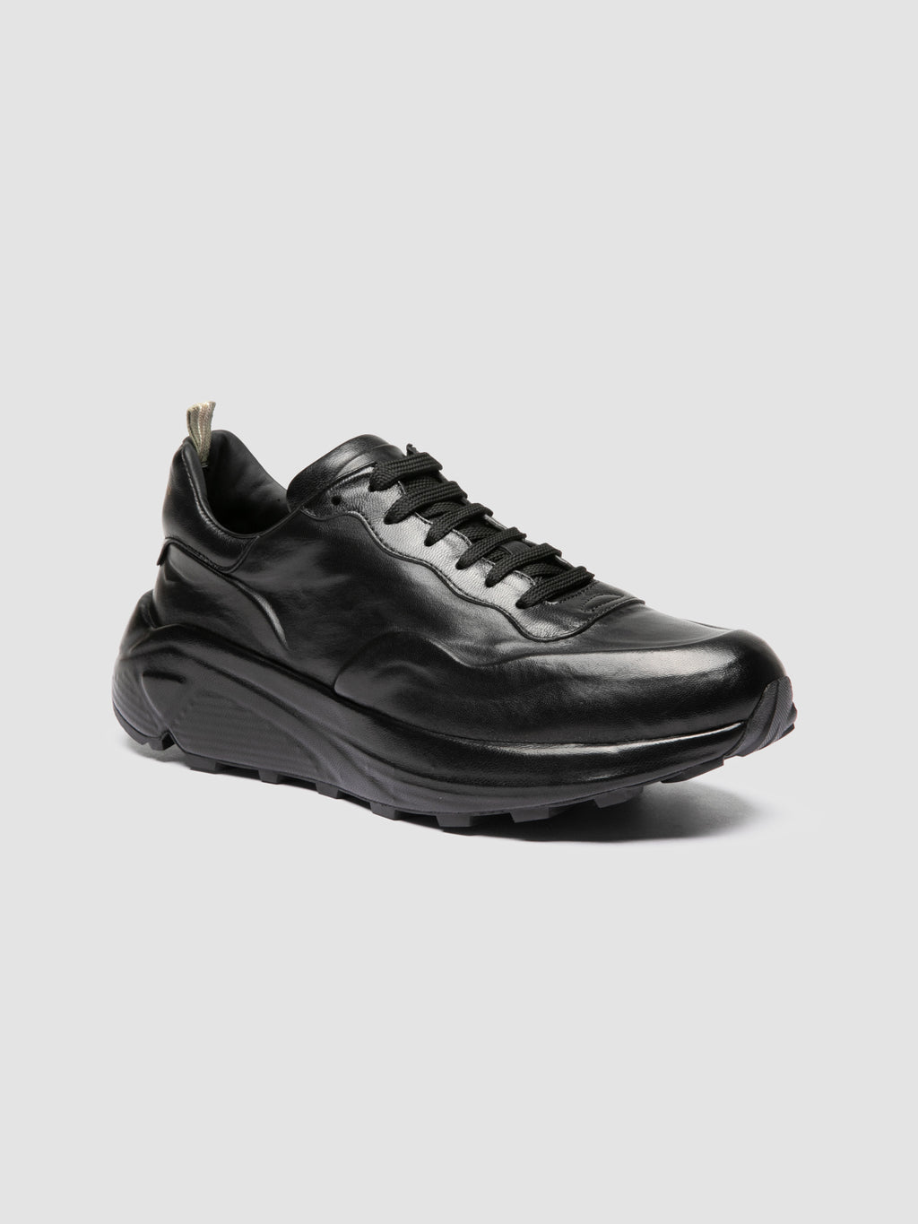 SPHYKE 001 - Schwarze Low-Top-Sneaker aus Leder - image 3,side view
