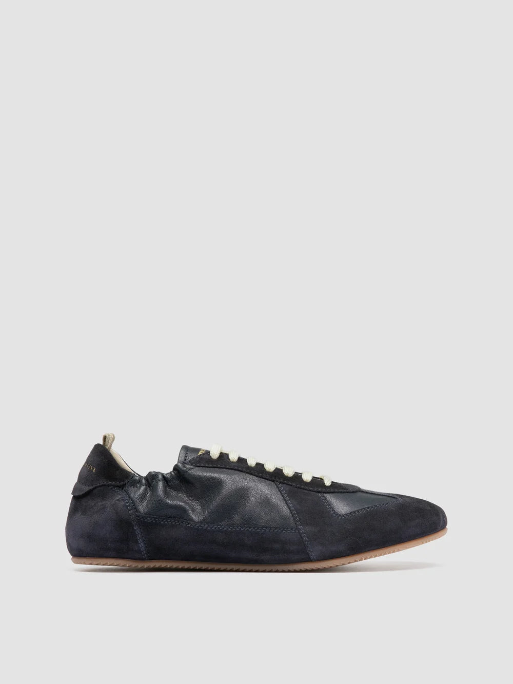 SUBSIDE 001 - Low-Top-Sneaker aus blauem Leder und Wildleder - image 1,side view