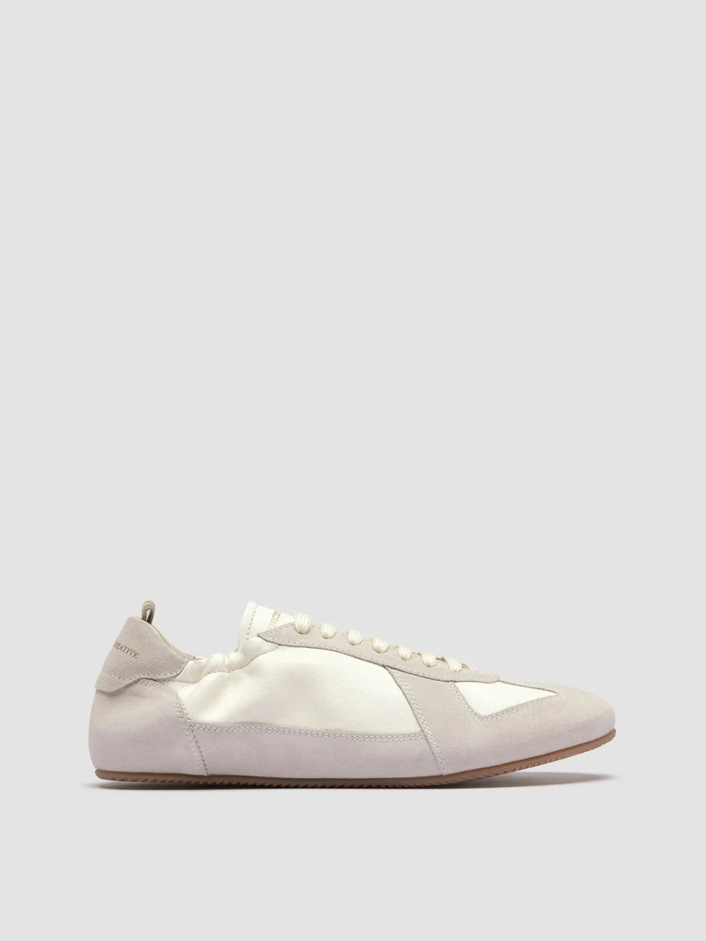 SUBSIDE 001 - Low-Top-Sneaker aus weißem Leder und Wildleder - image 1,side view