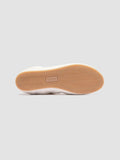 SUBSIDE 001 - Low-Top-Sneaker aus weißem Leder und Wildleder - thumb image 5,side view