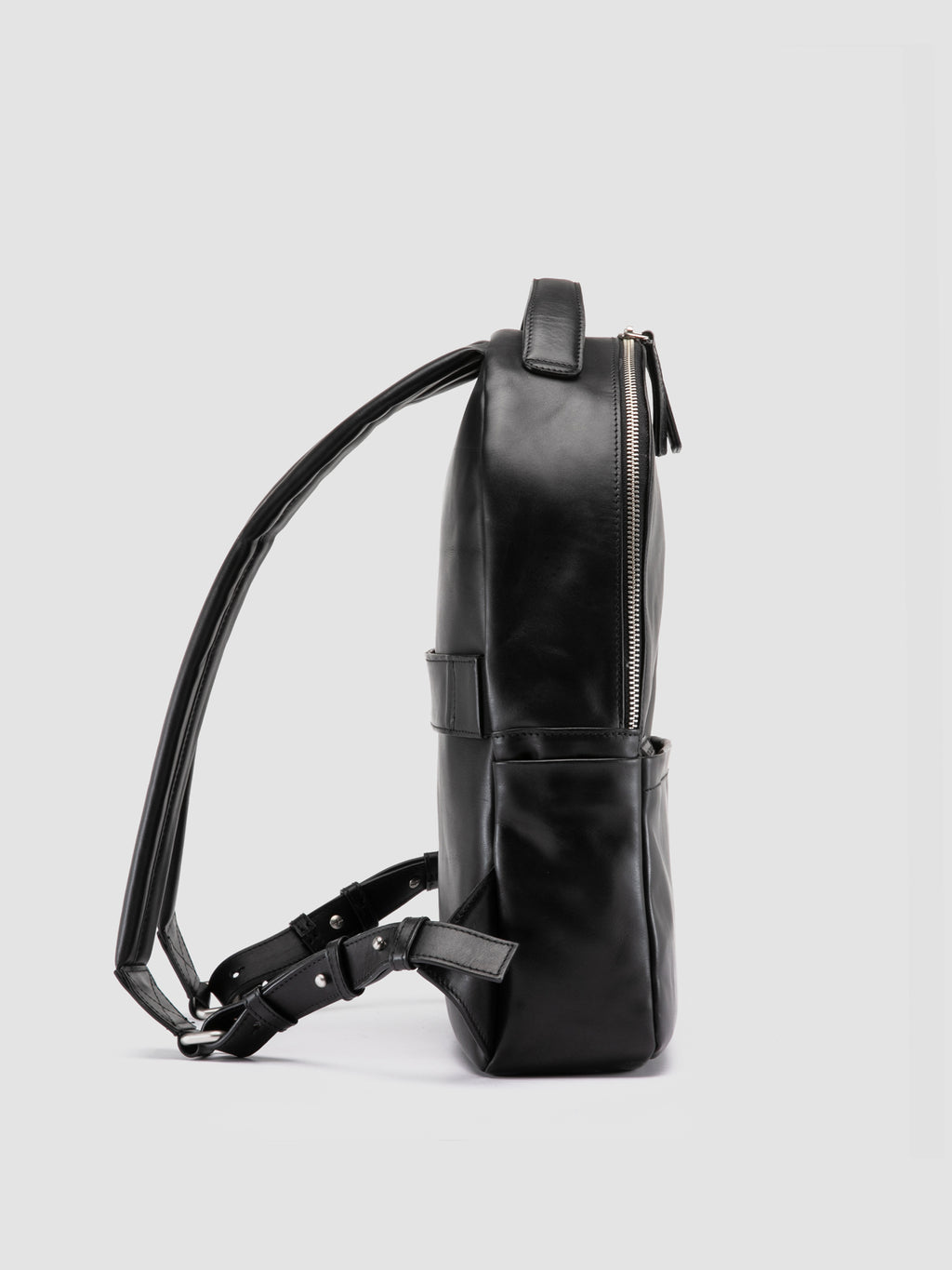 QUENTIN 020 - schwarzer Lederrucksack - image 3,side view
