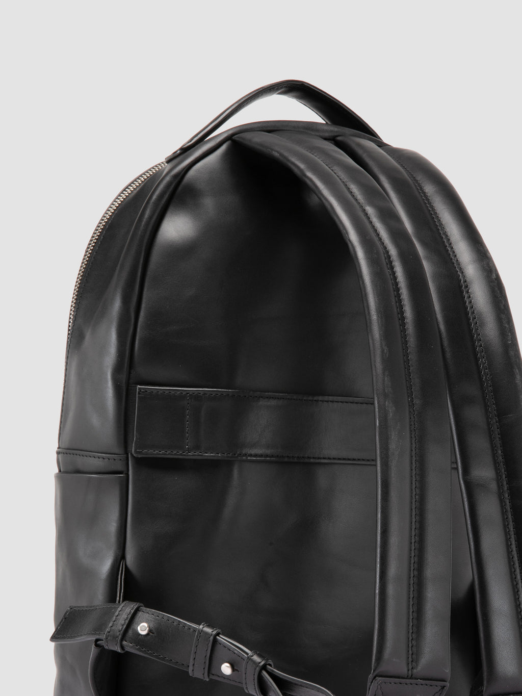 QUENTIN 020 - schwarzer Lederrucksack - image 6,side view