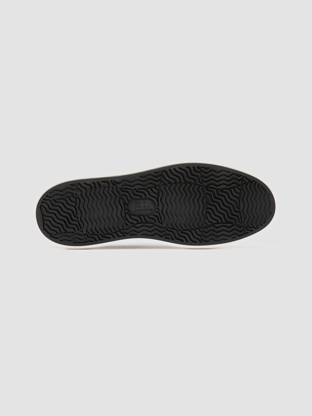 SLOUCH 001 - Black Leather Low Top Sneakers - image 5,side view